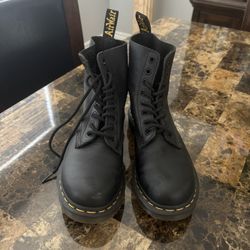 WOMENS PASCAL DOC MARTENS!!!