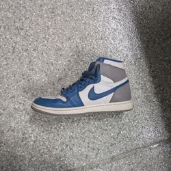 Jordan 1 Retro High OG Size 9 