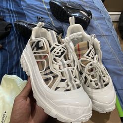 Burberry designer shoes 