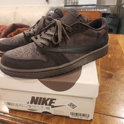 Travis Scott Velvet Browns size 9