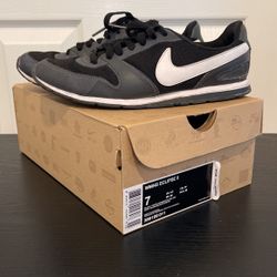 Nike Eclipse II Womens Black & White Shoes - Size 7
