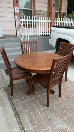 Dinner Table & Chairs