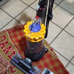 DYSON BALL VACUUM 