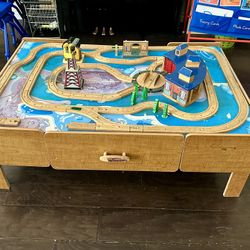 Imaginarium Train Table With Trains And Tracks