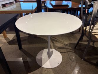 Round All White Tulip Pedestal Table