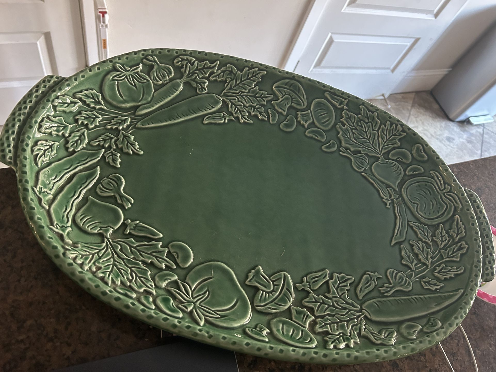 Vintage Green Ceramic Vegetable Serving Tray – $12