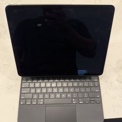 Ipad Pro 12.9 Inch ( 6th Gen) Apple Pencil (2nd Gen) Included