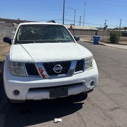 Nissan Pathfinder 2005