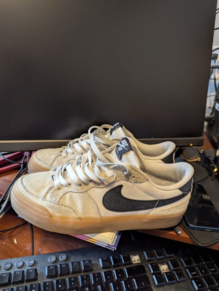 Nike SB !! Pogo Plus + !!