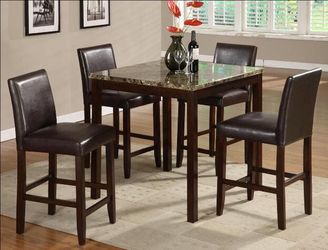 BRAND NEW COUNTER HEIGHT TABLE WITH 4 COUNTER HEIGHT CHAIRS