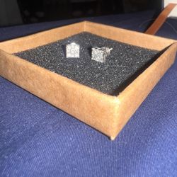 Diamond cluster earrings In a Solid white gold setting