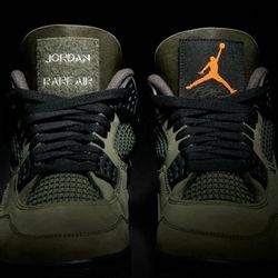 UNDEFEATED X JORDAN AJ 4 RETRO - DEEP GREEN/ CLEMENTINE Men’s Size 12.5