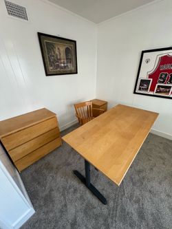 All for $450.- ✅Set of 4 pieces from IKEA Dressers + Desk, chair offices