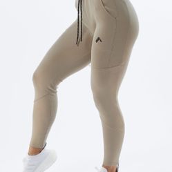 ALPHALETE WOMEN'S ELMTS ZIP JOGGER -TAN , Size Small