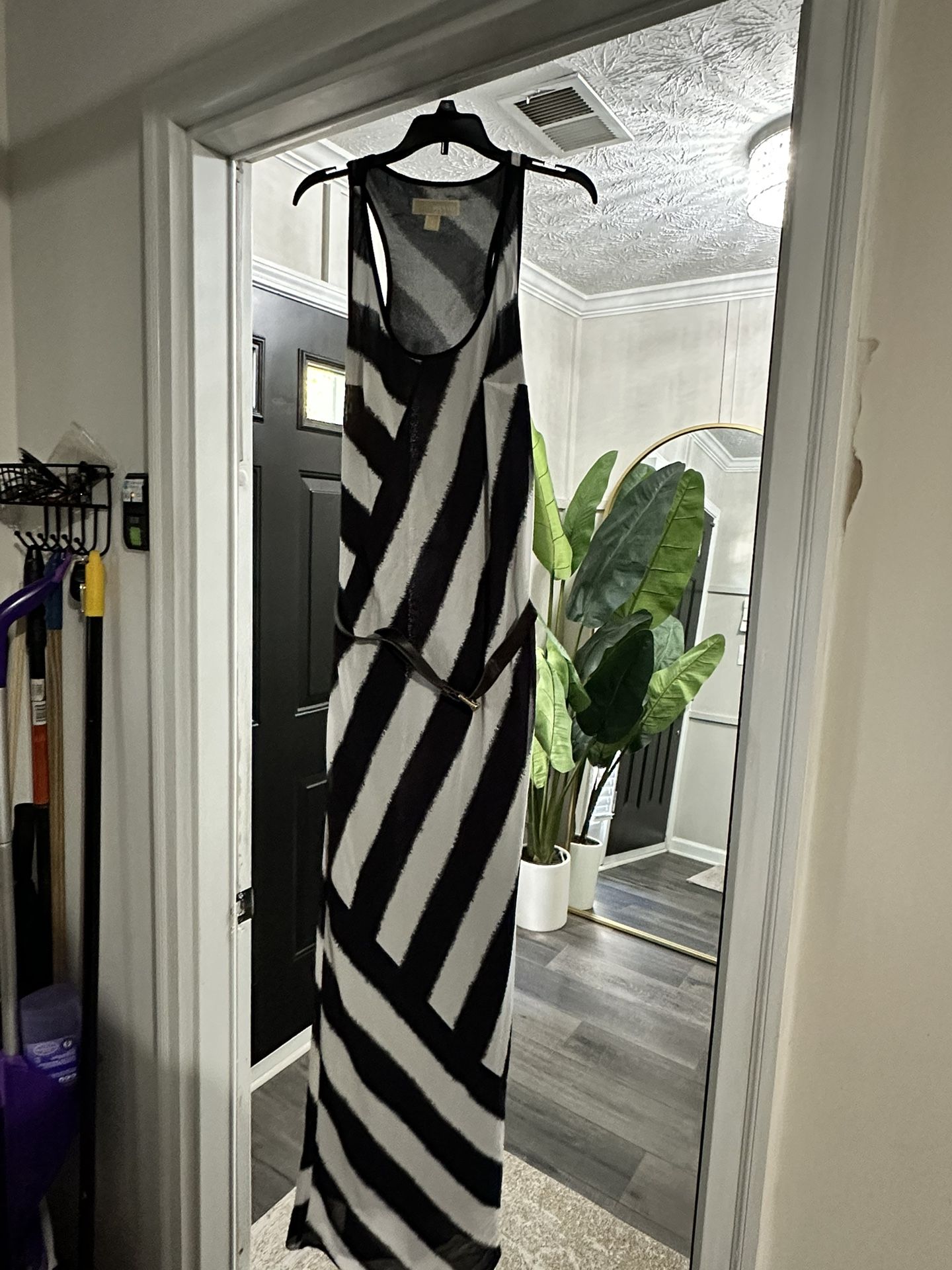 Michael Kors Maxi Long Dress Black White Stripes Lined Sleeveless Size small