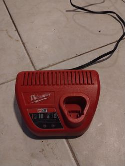 Milwaukee M12 Charger