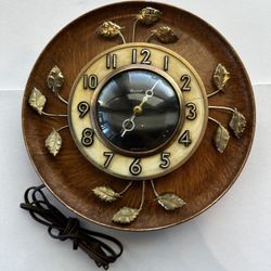 Midcentury Kitchen Clock in “Stranger Things” Series