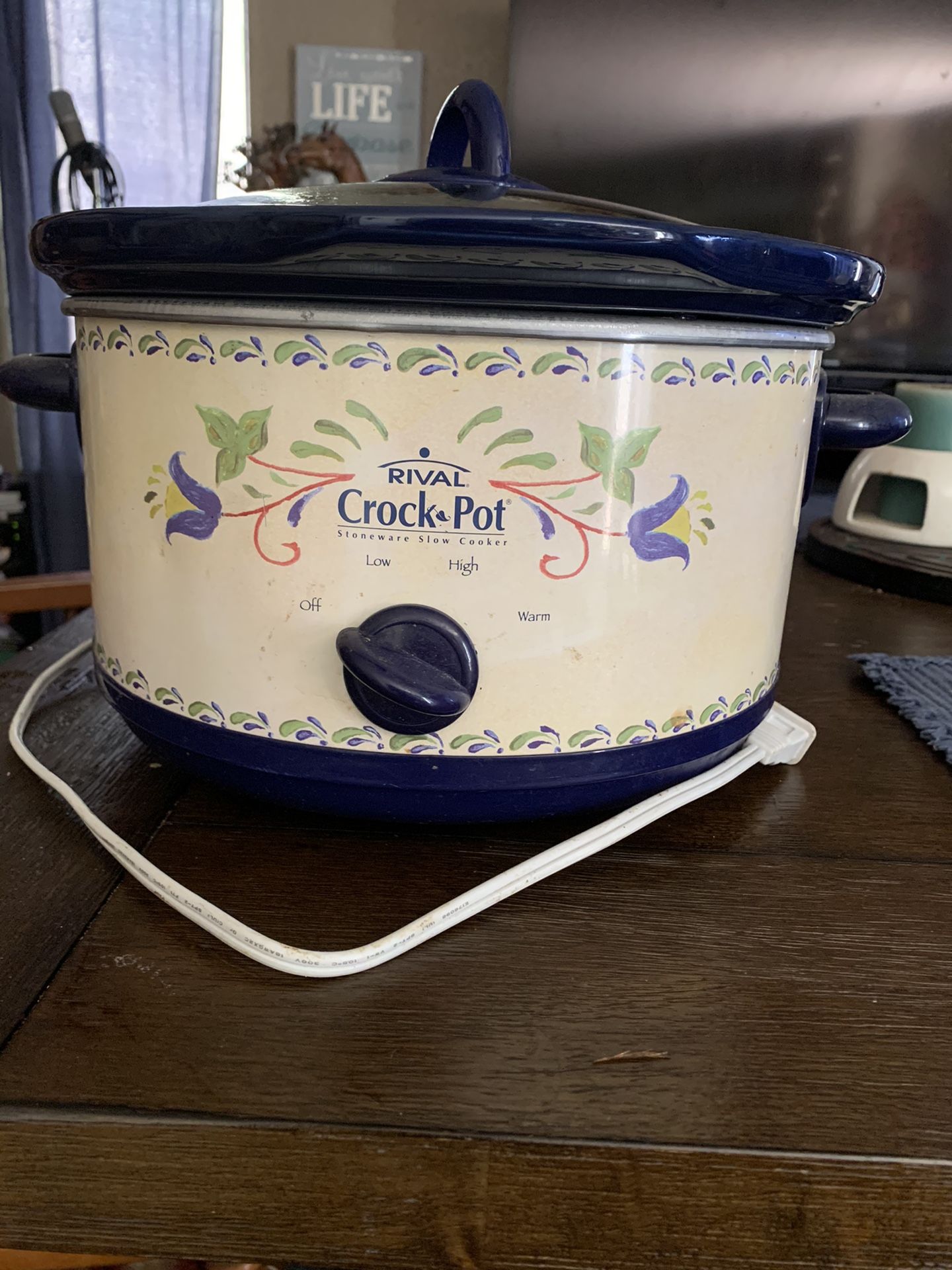 Crock Pot slow cooker. Like new