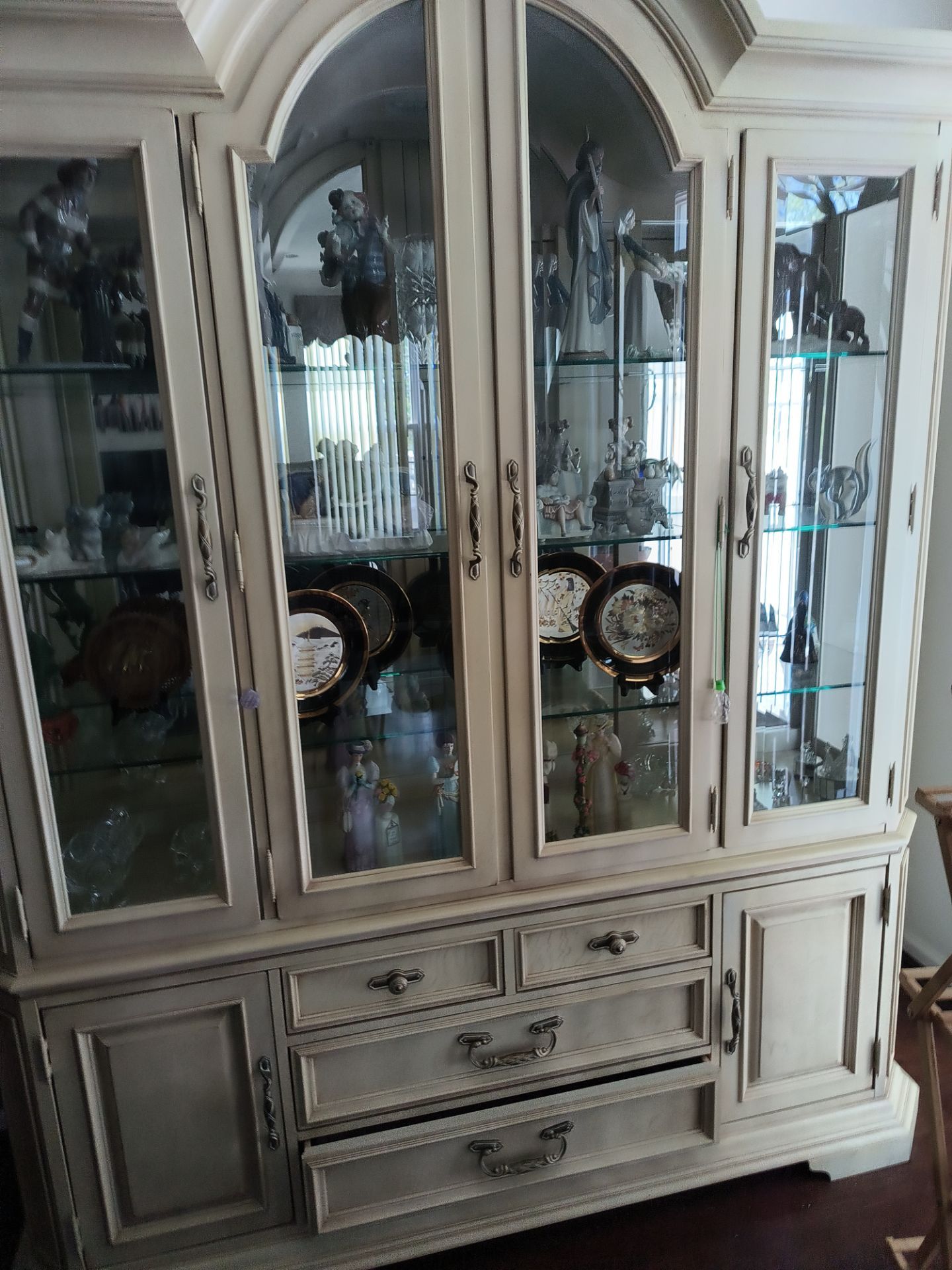 WALL UNIT