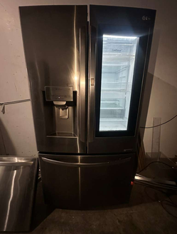 LG French Door Fridge w/ InstaView + Ice/Water – Black Stainless