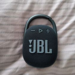 JBL Clip 4