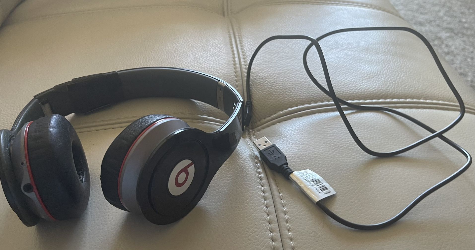 BEATS wireless headset