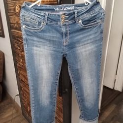 Woman's Bottoms Size 7