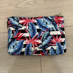  Tommy Bahamas Siesta Keys Blue & Pink Coastal Cactus Crossbody Bag With Adjustable Leather Strap