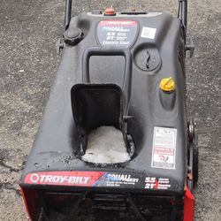 Troy Built Snow ❄️  Blower 5.5 horse  🐎 power