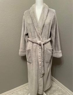 Oscar de la Renta bath robe