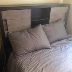 Moving Sale! Bed OBO!!  With Mattress 