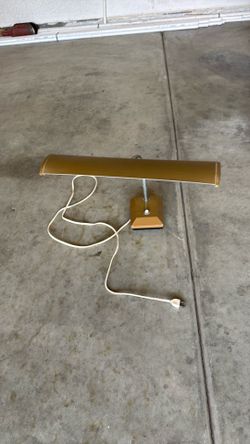 Desk lamp