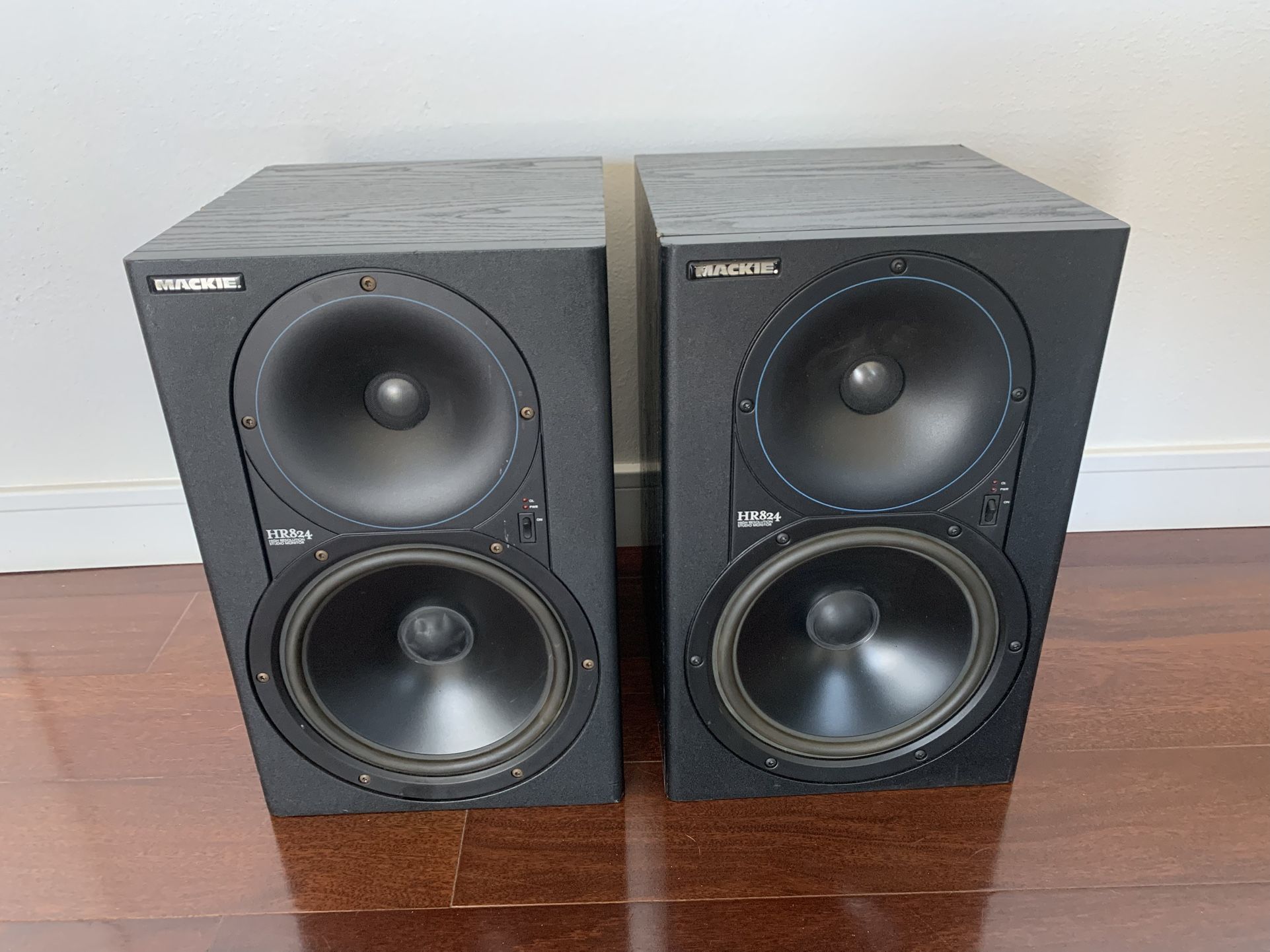 Mackie Active Hr824 THX Studio Monitor Speakers