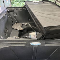 Dream Maker Spas Hot Tub