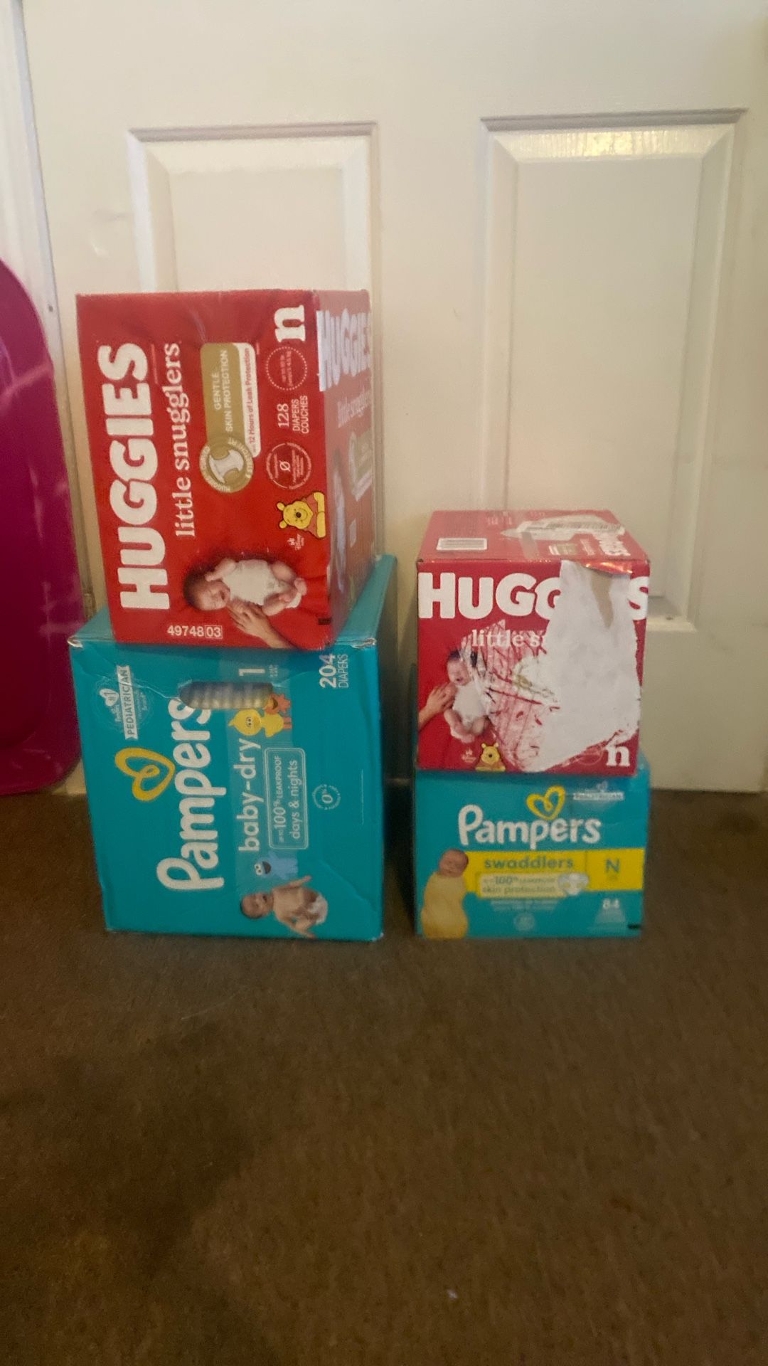 Huggies New Born 2 Boxes / Pampers New Bored / Size 1 Pampers 204