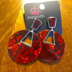 Brand New!! Beautiful Dangle Earrings