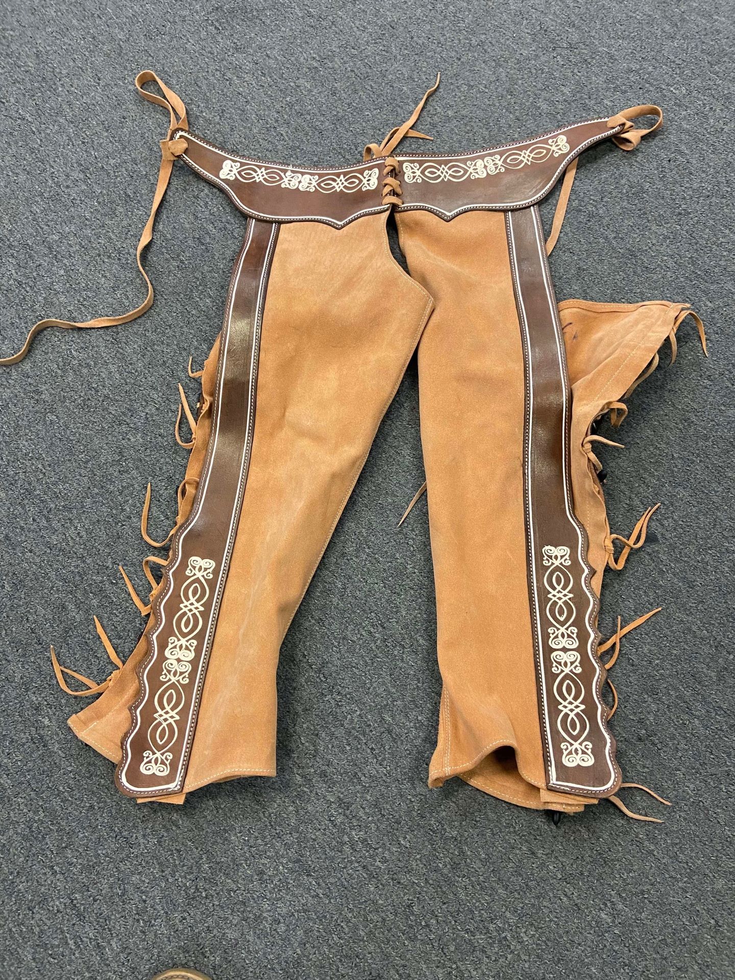 Chaparreras Charras de cuero con vistas