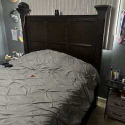 Queen/Full Solid Wood Bed frame With Storage And Drawers