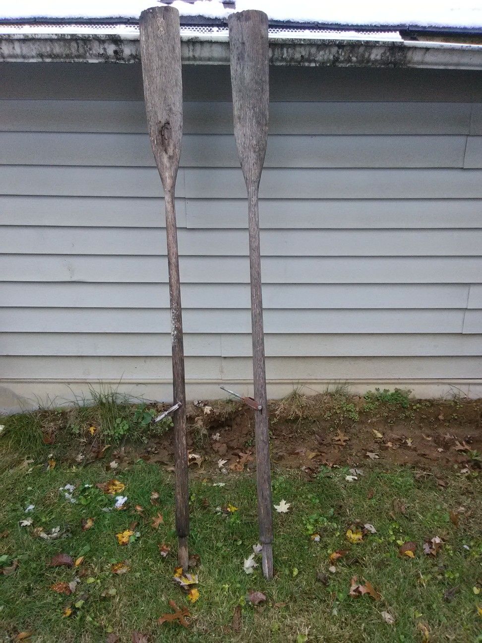 Photo $20 old boat oars for decoration