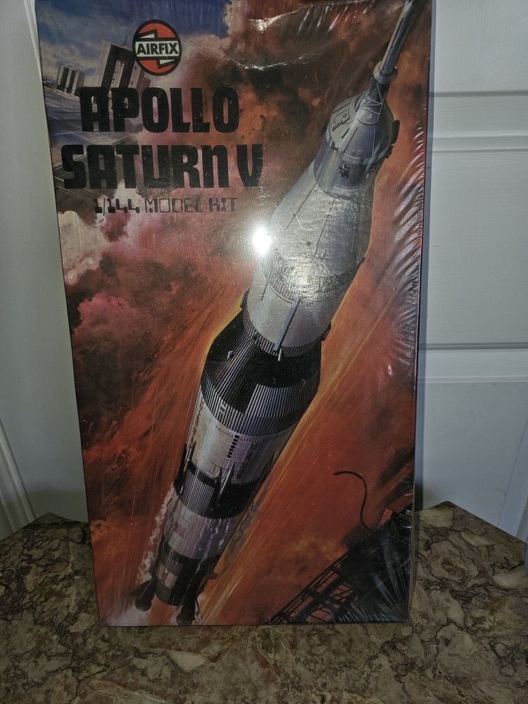 Model Rocket Apollo Saturn 5
