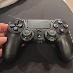 DualShock 4 Wireless Controller for PlayStation 4 – Jet Black