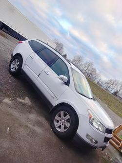 White Chevrolet Traverse SUV