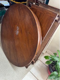Table with 3 leaves