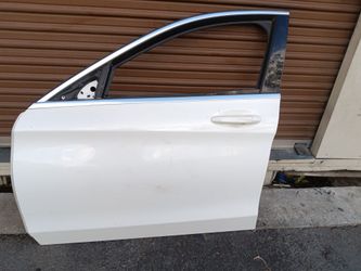 2015-2021 Mercedes C Class complete door with all the accessories oem.