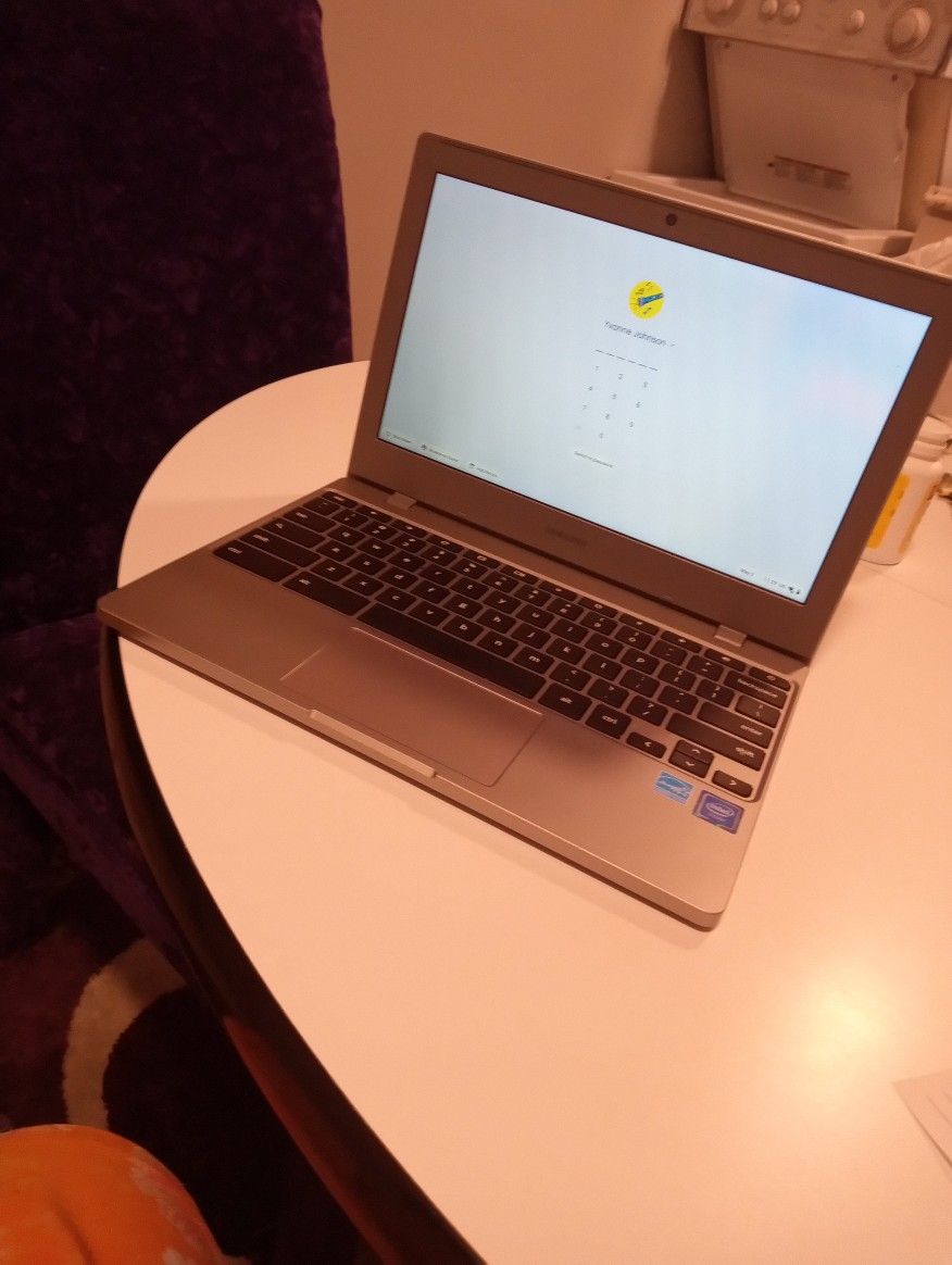 Chromebook O,S