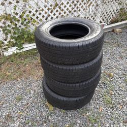 4 Tires For Sale( 235/65R16 103T)
