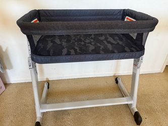 Baby Bassinet with Wheels and Mesh Sides