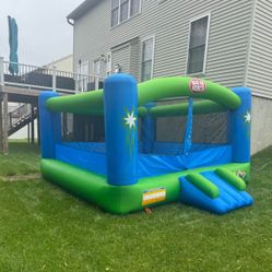 Bounce House 12x15x7