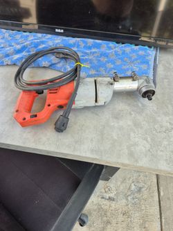 Milwaukee 1/2 in drill