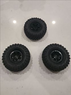 3 traxxas 1/10 trx4 bronco wheels and tires.